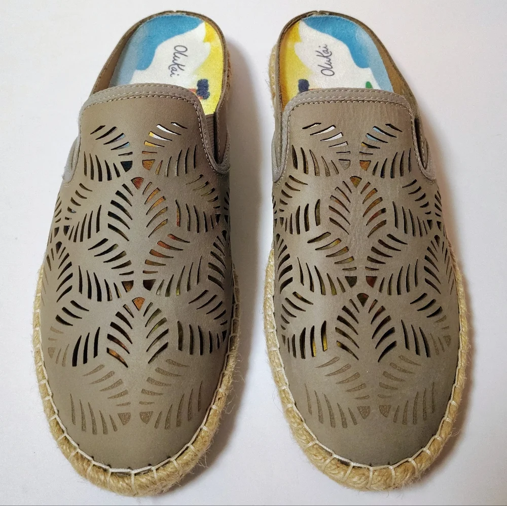 OluKai Women's Kaula 'Olu 'Ili Perforated Leather Espadrille Mules Grey Size 8